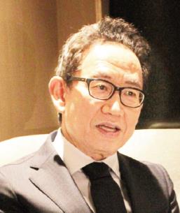 에디터 사진